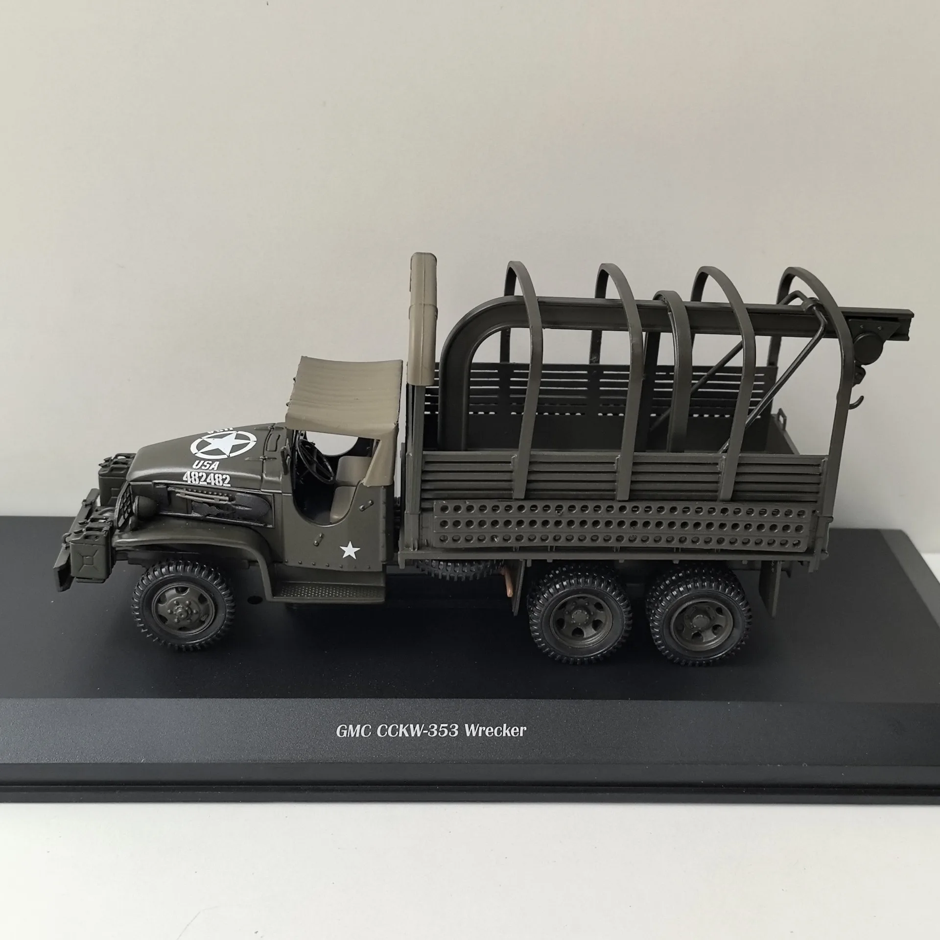 Vintage Military GMC CCKW 353 Wrecker Model 2 Vintage Military GMC CCKW 353 Wrecker Model - Image 2
