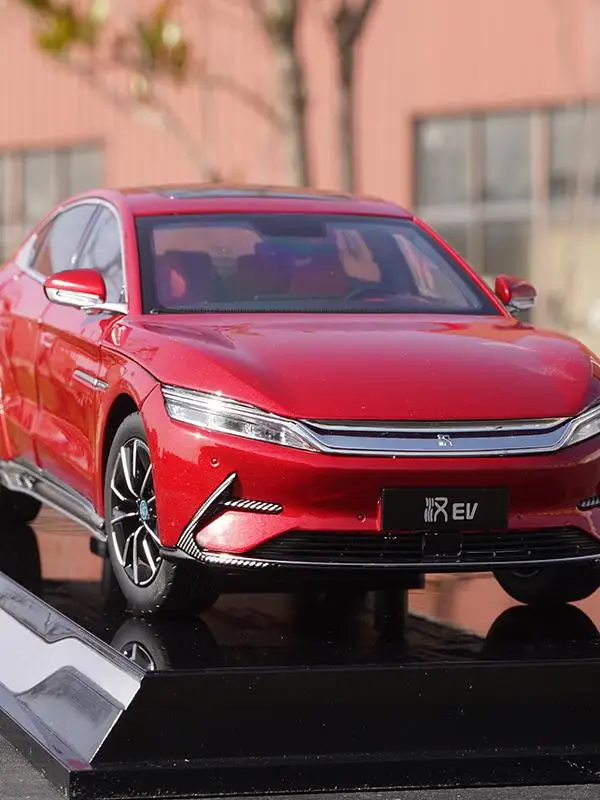 BYD Han EV 1:18 Scale Diecast Model Car 3 BYD Han EV 1:18 Scale Diecast Model Car - Image 3