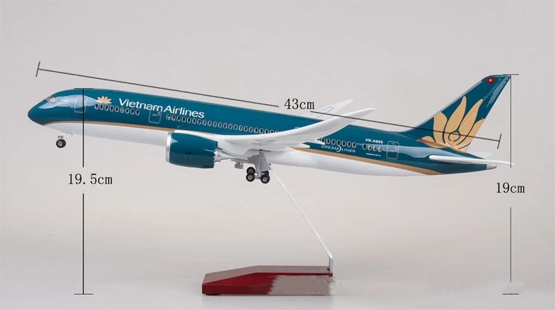 Vietnam Airlines B787 Model 1/130 Scale 4 Vietnam Airlines B787 Model 1/130 Scale - Image 4