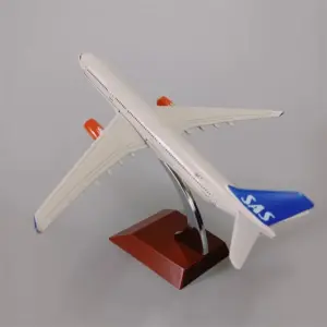 Scandinavian SAS Airbus A330 Model 16cm Collectible 11 S493c76b706b7450197019a67be03c0ecT