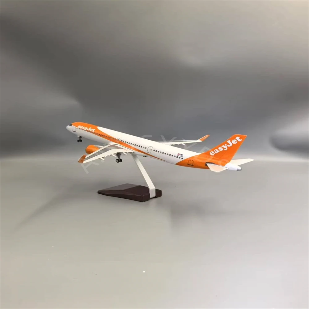 EasyJet Airbus A321 Diecast Model 47cm with LED Option 2 EasyJet Airbus A321 Diecast Model 47cm with LED Option - Image 2