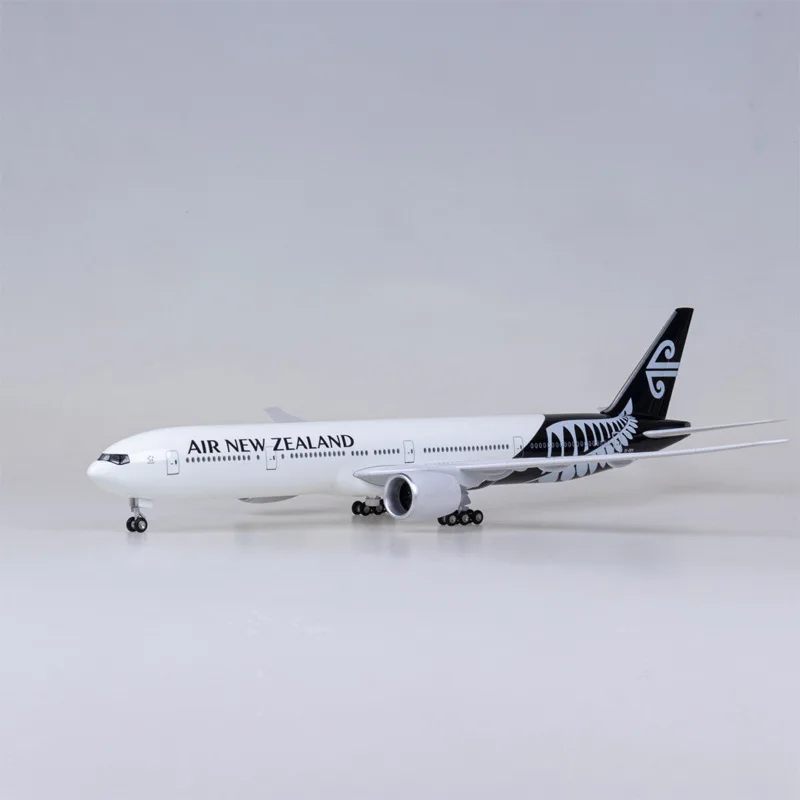 Air New Zealand Boeing 777 Model Display Piece 2 Air New Zealand Boeing 777 Model Display Piece - Image 2