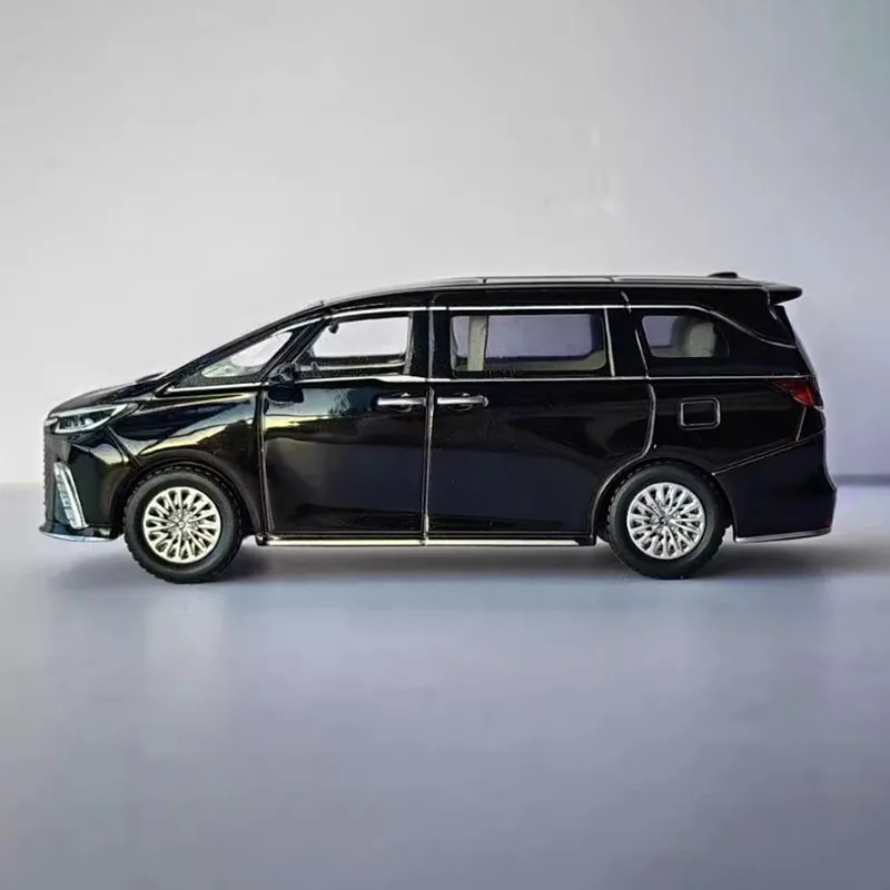 Lexus LM 500h 1/64 Diecast Model Collection 3 Lexus LM 500h 1/64 Diecast Model Collection - Image 3