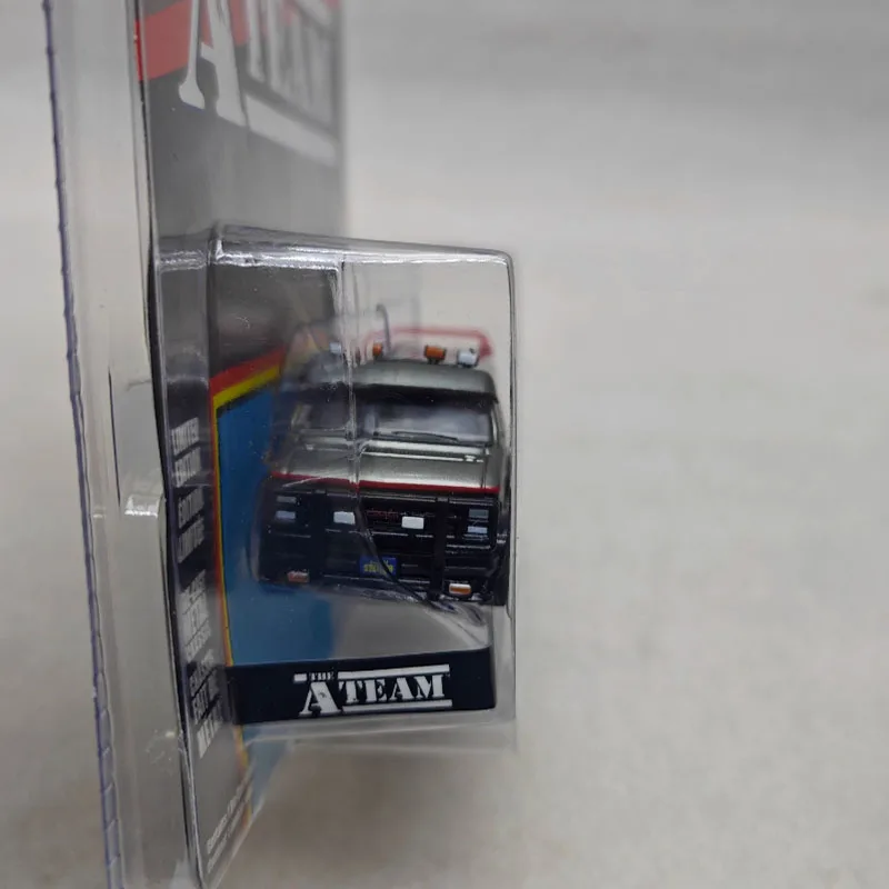 1983 GMC Vandura 1:64 Diecast Model 3 1983 GMC Vandura 1:64 Diecast Model - Image 3