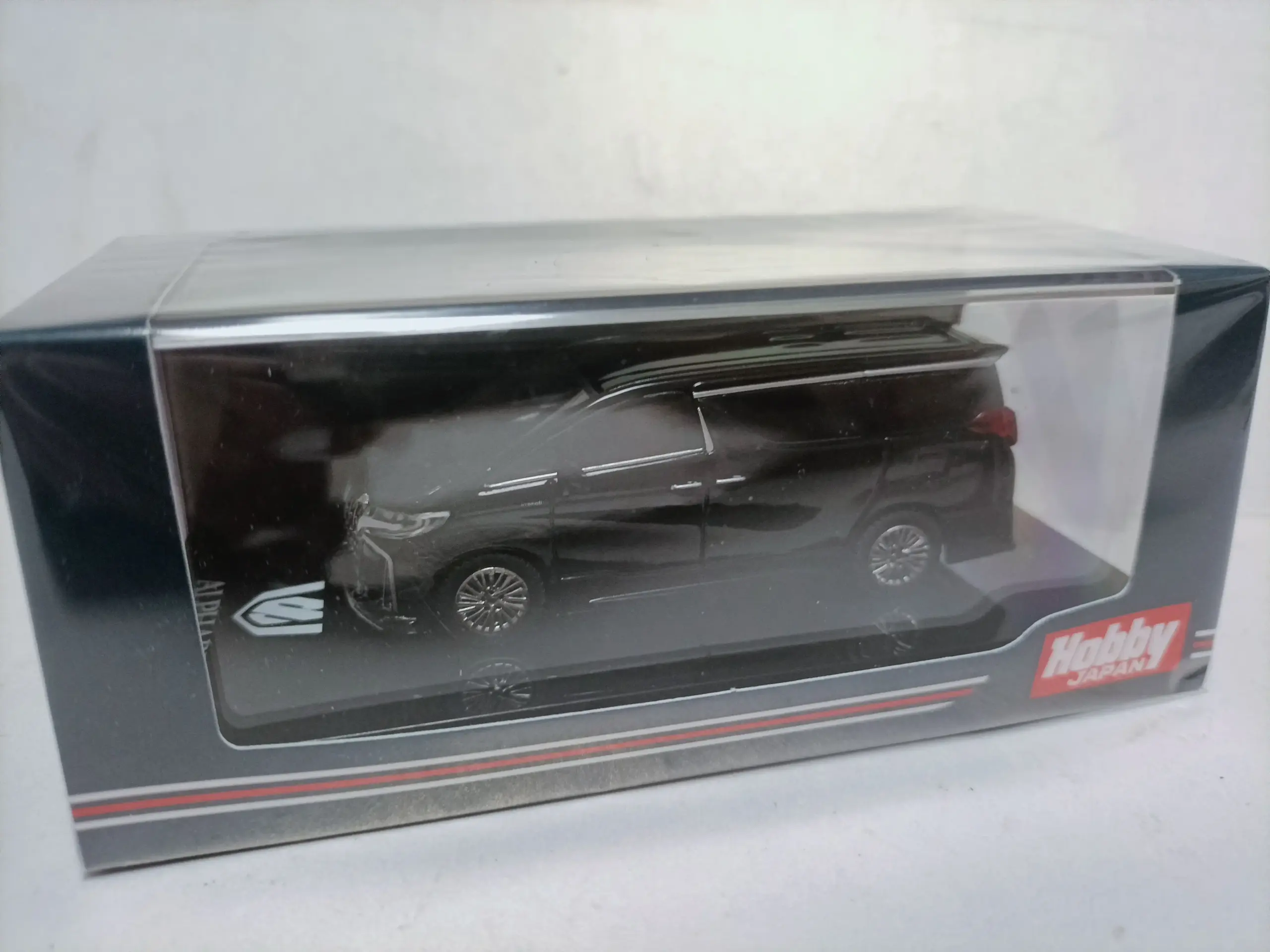 1:64 Scale Toyota Alphard Diecast Model 8 1:64 Scale Toyota Alphard Diecast Model - Image 8