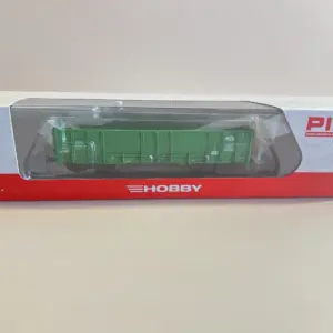 Vibrant Green HO Freight Car from PIKO 17 S4da338efeefb445bbe6f42c2e228c172s