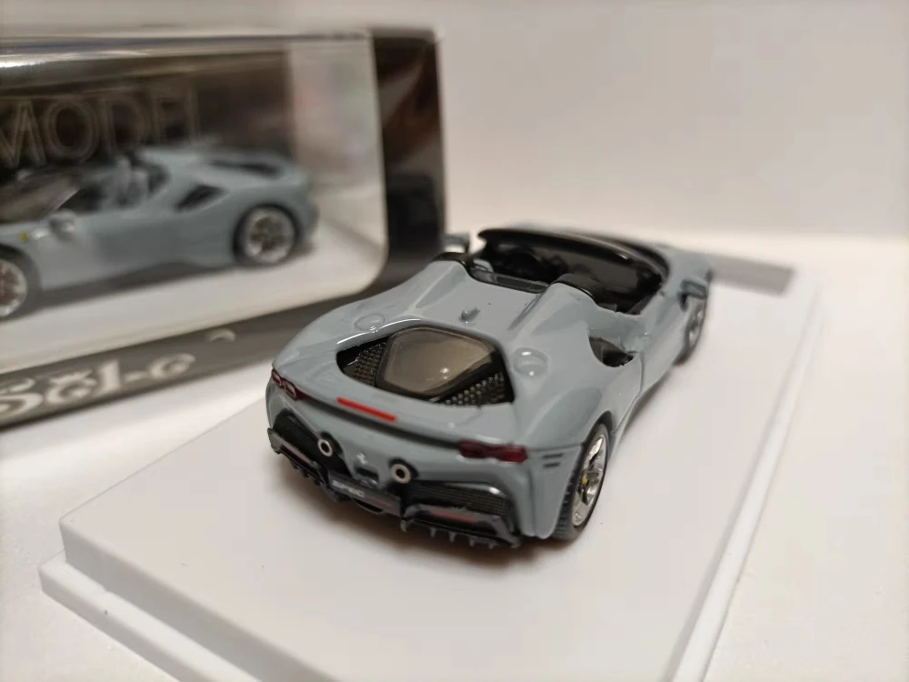 Ferrari SF90 Spider 1:64 Diecast Model 3 Ferrari SF90 Spider 1:64 Diecast Model - Image 3