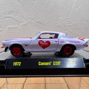 1972 Camaro Z/28 Diecast Model 1:64 Scale 8 S4e6fe33e4ef44cfc8c9111371e9b7520x
