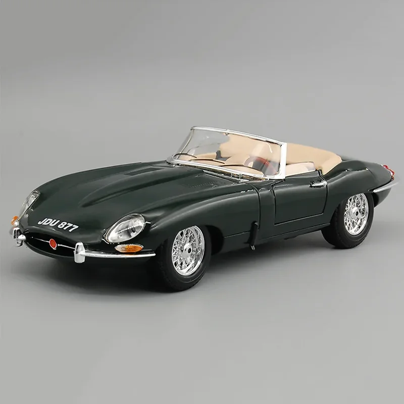 1:18 Jaguar E-Type Cabriolet Diecast Model 2 1:18 Jaguar E-Type Cabriolet Diecast Model - Image 2