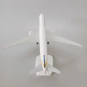 United Boeing 787 Model - 20cm Alloy Display 8 S4fc249d3a3cb49e0865f9145cd0c4d338