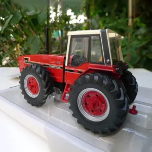 Red 1:32 Scale Tractor Model for Collectors 8 S4fd39d7267ff4f3499ded27e1c41665f7