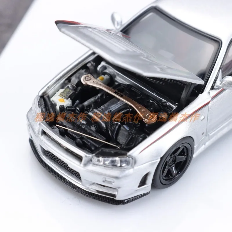 Takara Tomy Nissan Skyline GTR R34 Model Set 5 Takara Tomy Nissan Skyline GTR R34 Model Set - Image 5