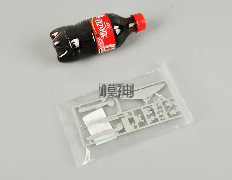 1/144 WWII British Spitfire Model Kit 3 1/144 WWII British Spitfire Model Kit - Image 3