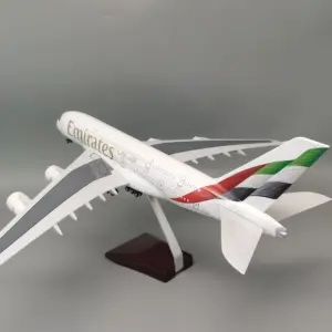 Emirates A380 Model Aircraft Replica 11 S50c0e91b9d3e4e12b8e353066aa8888fV
