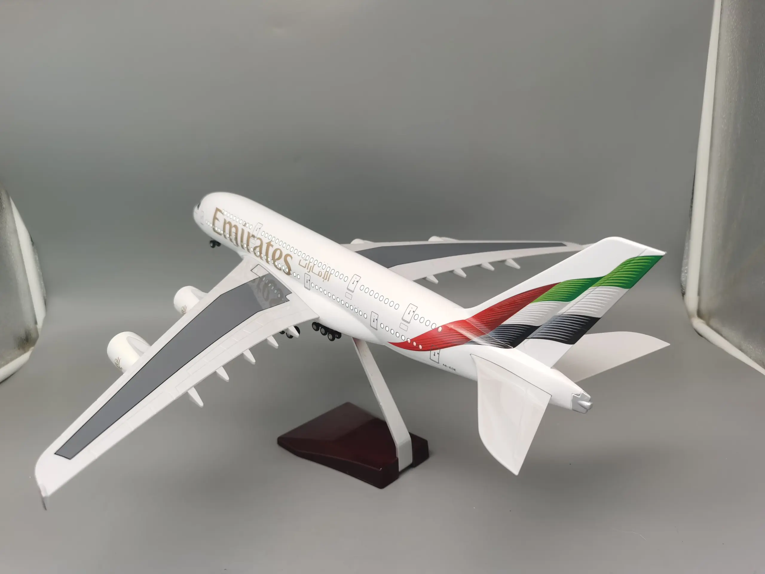 Emirates A380 Model Aircraft Replica 6 Emirates A380 Model Aircraft Replica - Image 6