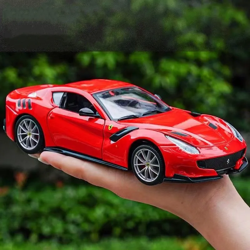 Ferrari F12 TDF 1:24 Diecast Model 3 Ferrari F12 TDF 1:24 Diecast Model - Image 3