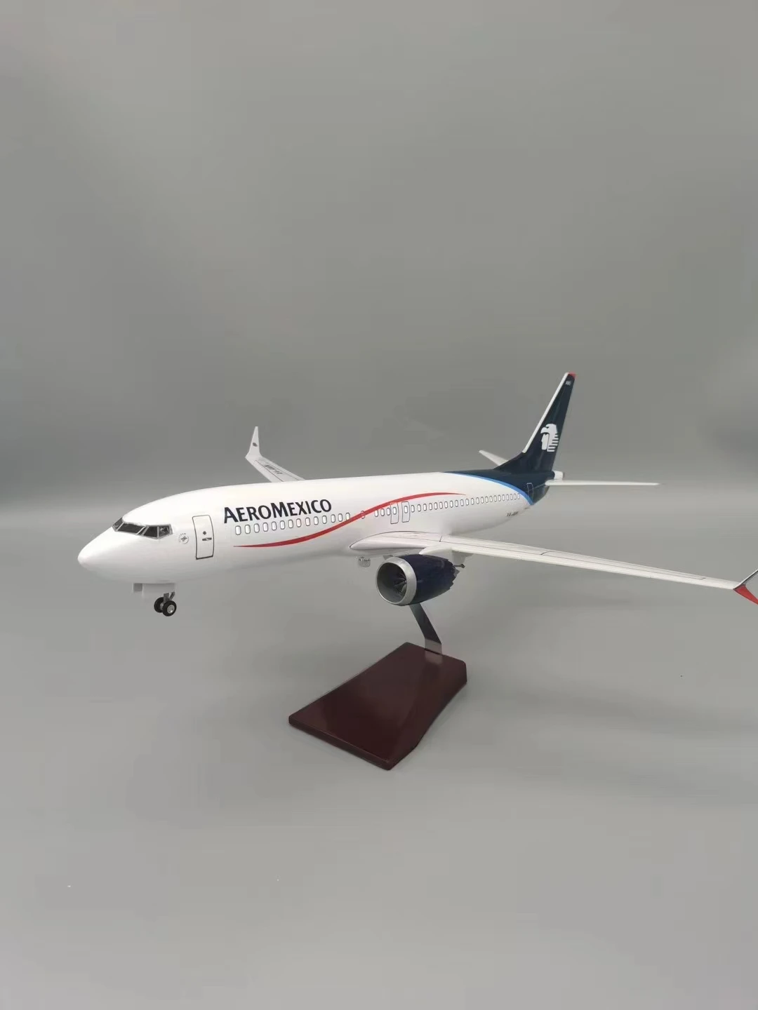 Aeromexico Boeing 737 Model 1:85 Resin Replica 6 Aeromexico Boeing 737 Model 1:85 Resin Replica - Image 6