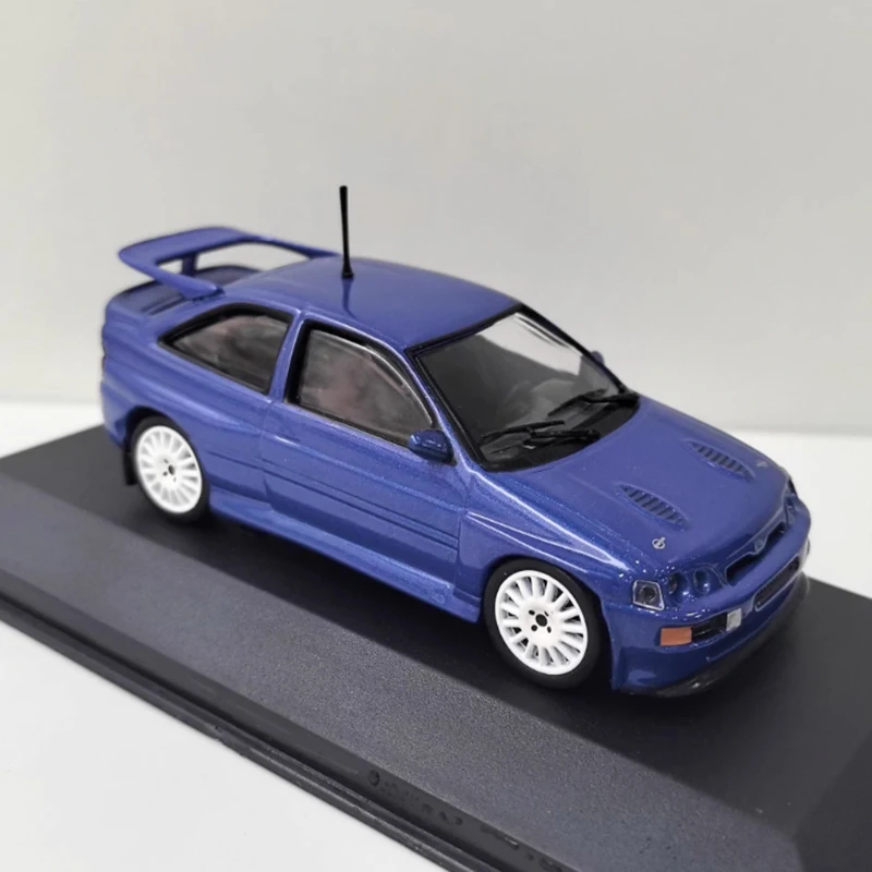 1992 Ford Escort RS 1:43 Diecast Model Blue 4 1992 Ford Escort RS 1:43 Diecast Model Blue - Image 4