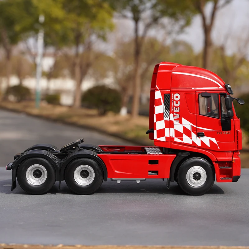 SAIC Iveco Hongyan C500 1:24 Diecast Model 3 SAIC Iveco Hongyan C500 1:24 Diecast Model - Image 3