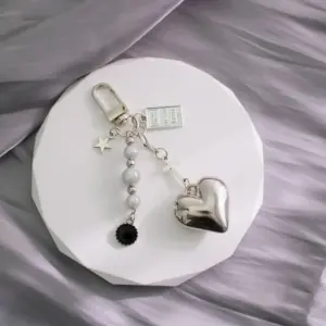 Silver and Black Beaded Heart Keychain 19 S51dd39653200421f93c9ae3825d6c5b2R