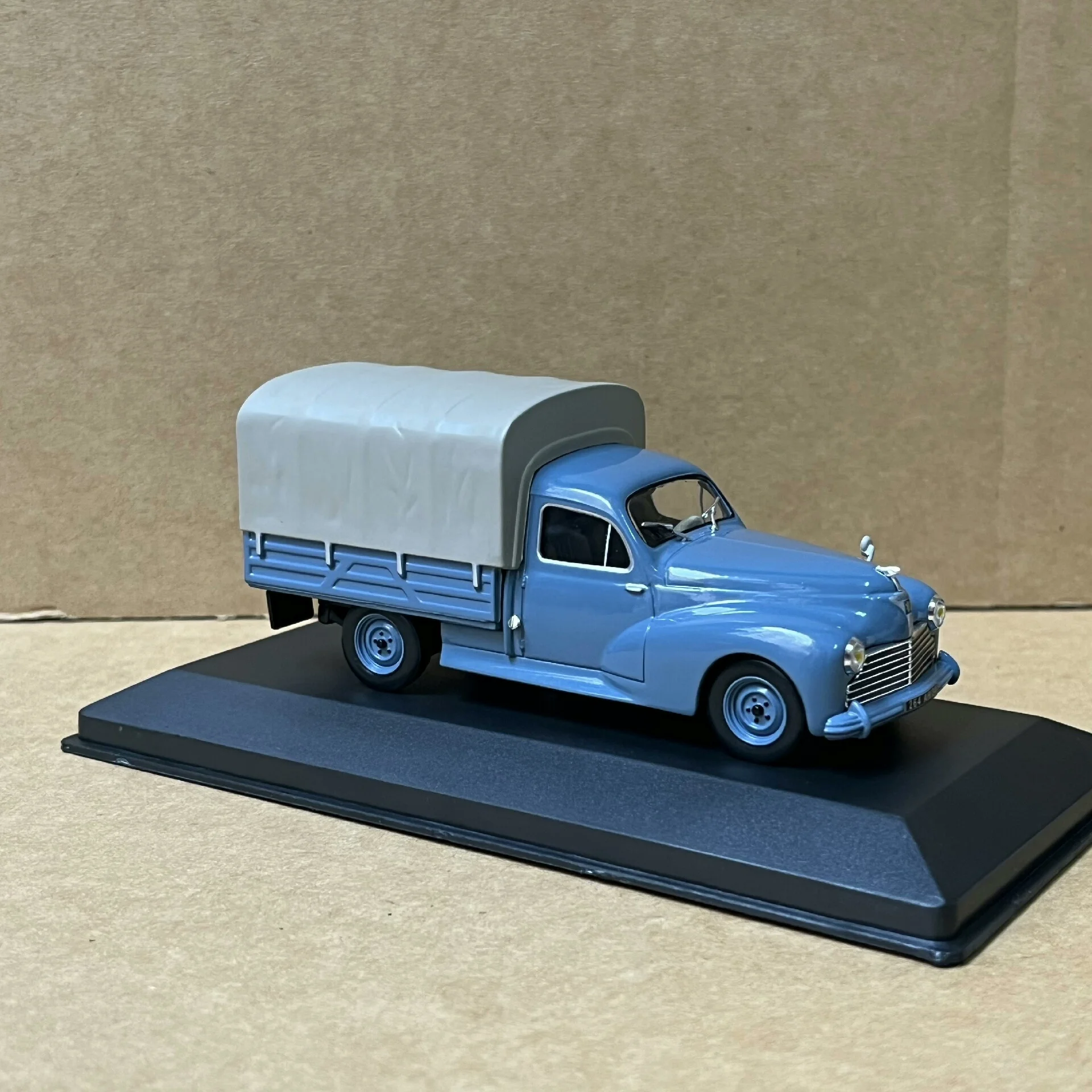 1952 Peugeot 203 Diecast Model in Light Blue 5 1952 Peugeot 203 Diecast Model in Light Blue - Image 5