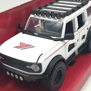 2021 Ford Bronco 1:24 Diecast Model in Silver 11 S53933e6a63db474b9cf2f9c4d7ab89c6w