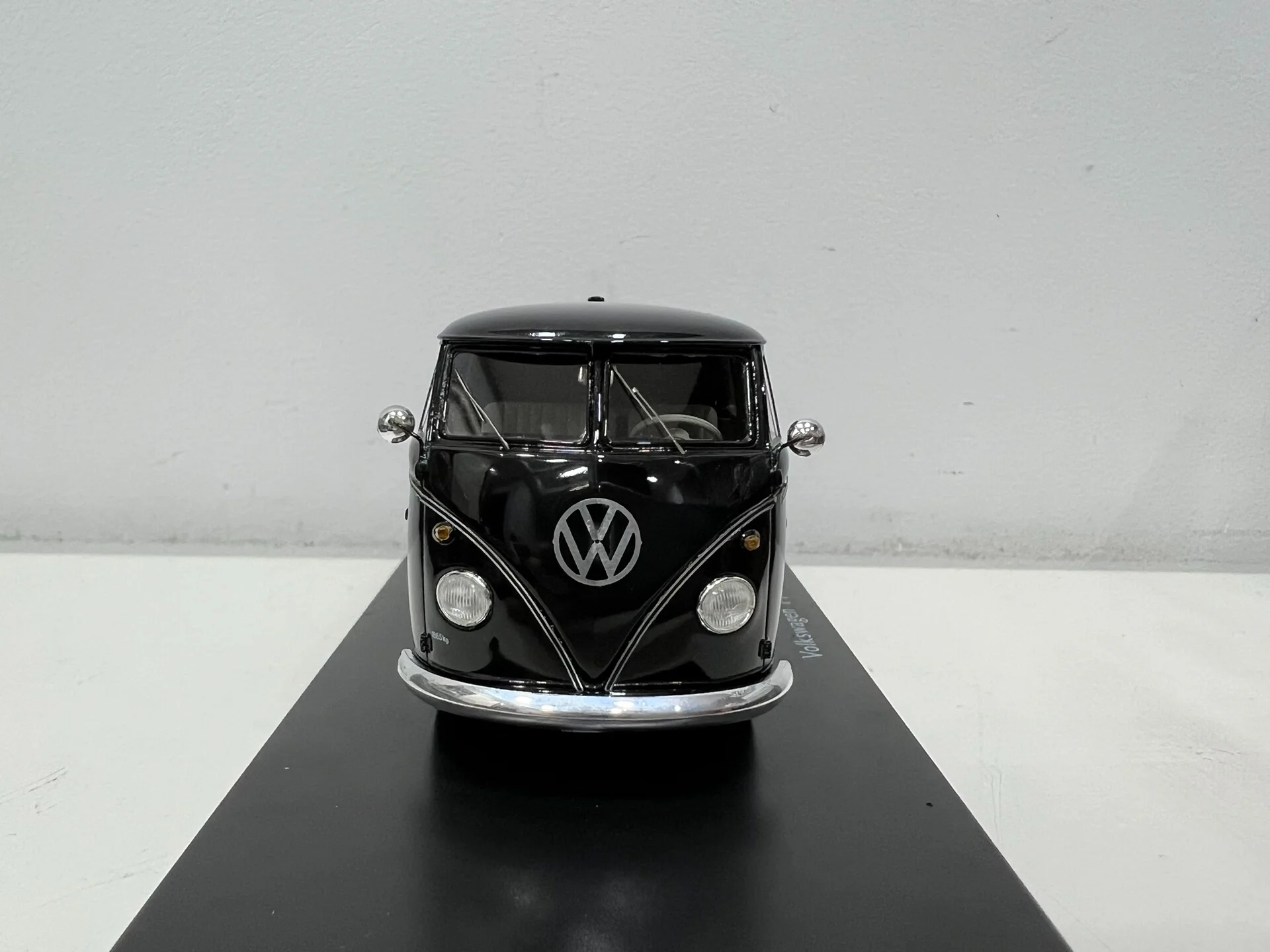 Vintage VW T1 Bus Model 1/43 Resin Collectible 4 Vintage VW T1 Bus Model 1/43 Resin Collectible - Image 4