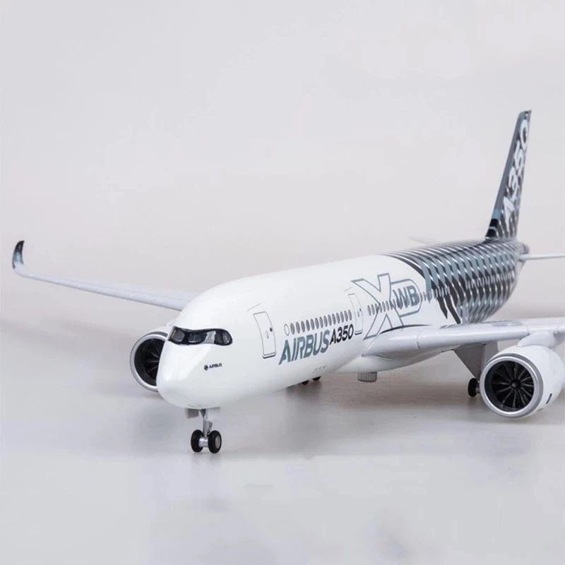 1/142 Scale Airbus A350 Model with LED Lighting 3 1/142 Scale Airbus A350 Model with LED Lighting - Image 3