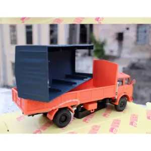 1:43 Scale MAZ-516A Transport Model Vehicle 10 S5636b4ccd48549f39f298f66863b4e58B