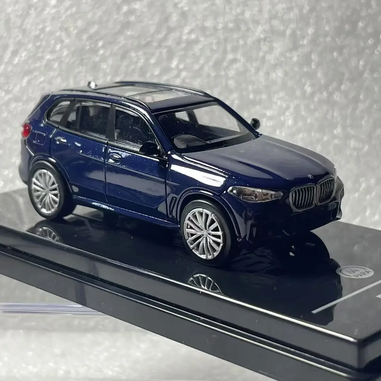 Dark Blue BMW X5 G05 1/64 Scale Die-Cast Model 6 Dark Blue BMW X5 G05 1/64 Scale Die-Cast Model - Image 6
