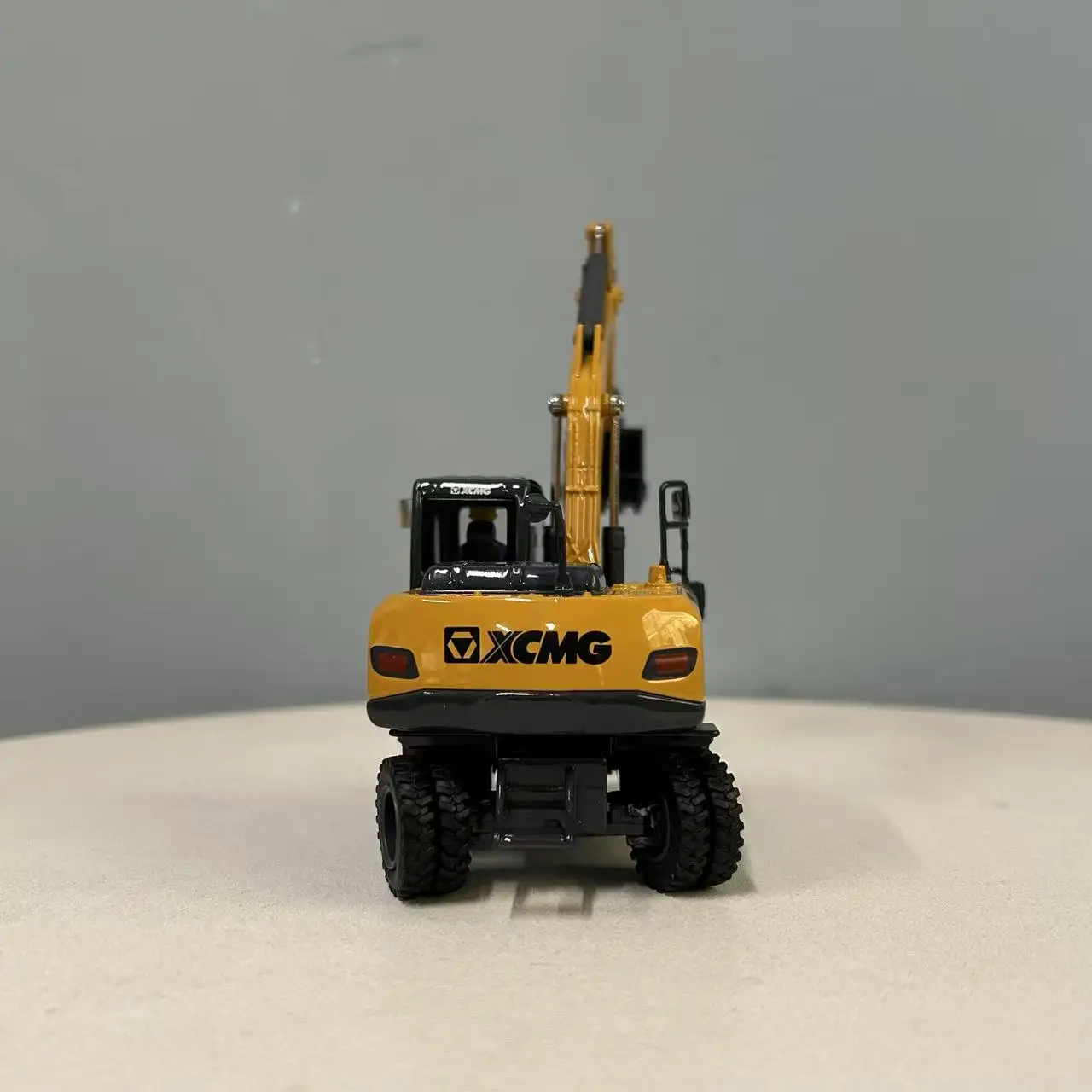1:50 XCMG XE150WD Model Excavator Display Piece 4 1:50 XCMG XE150WD Model Excavator Display Piece - Image 4