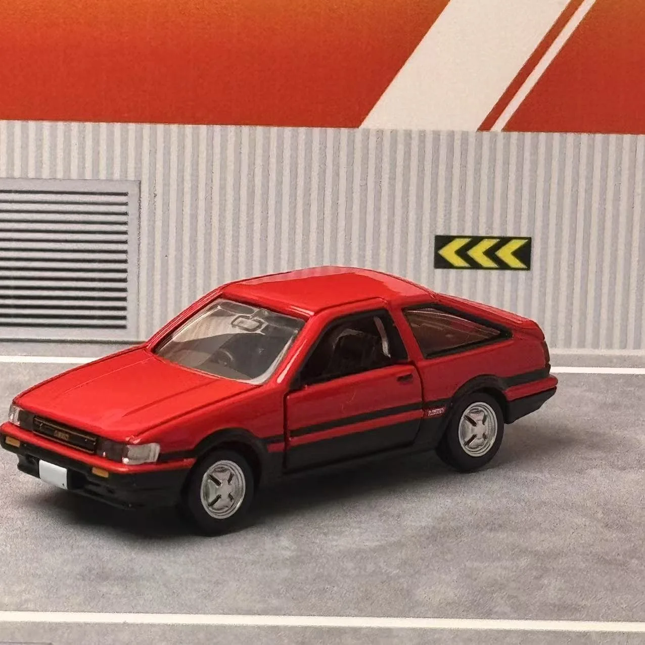 Takara Tomy Toyota Corolla Levin Model 1:64 Red 4 Takara Tomy Toyota Corolla Levin Model 1:64 Red - Image 4