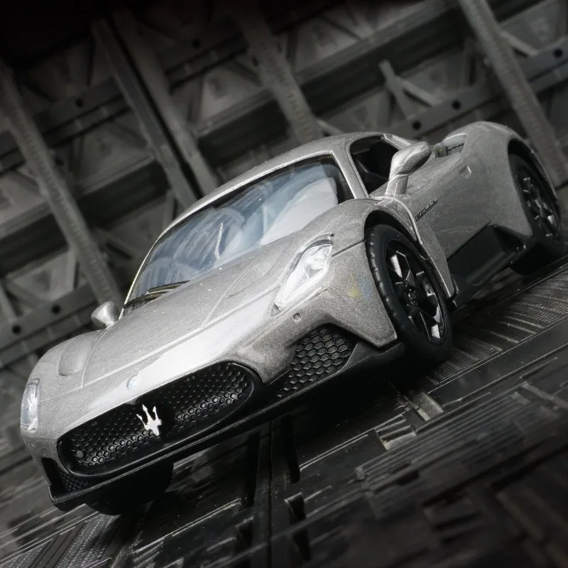 Yellow Maserati MC20 1:33 Scale Model 6 Yellow Maserati MC20 1:33 Scale Model - Image 6