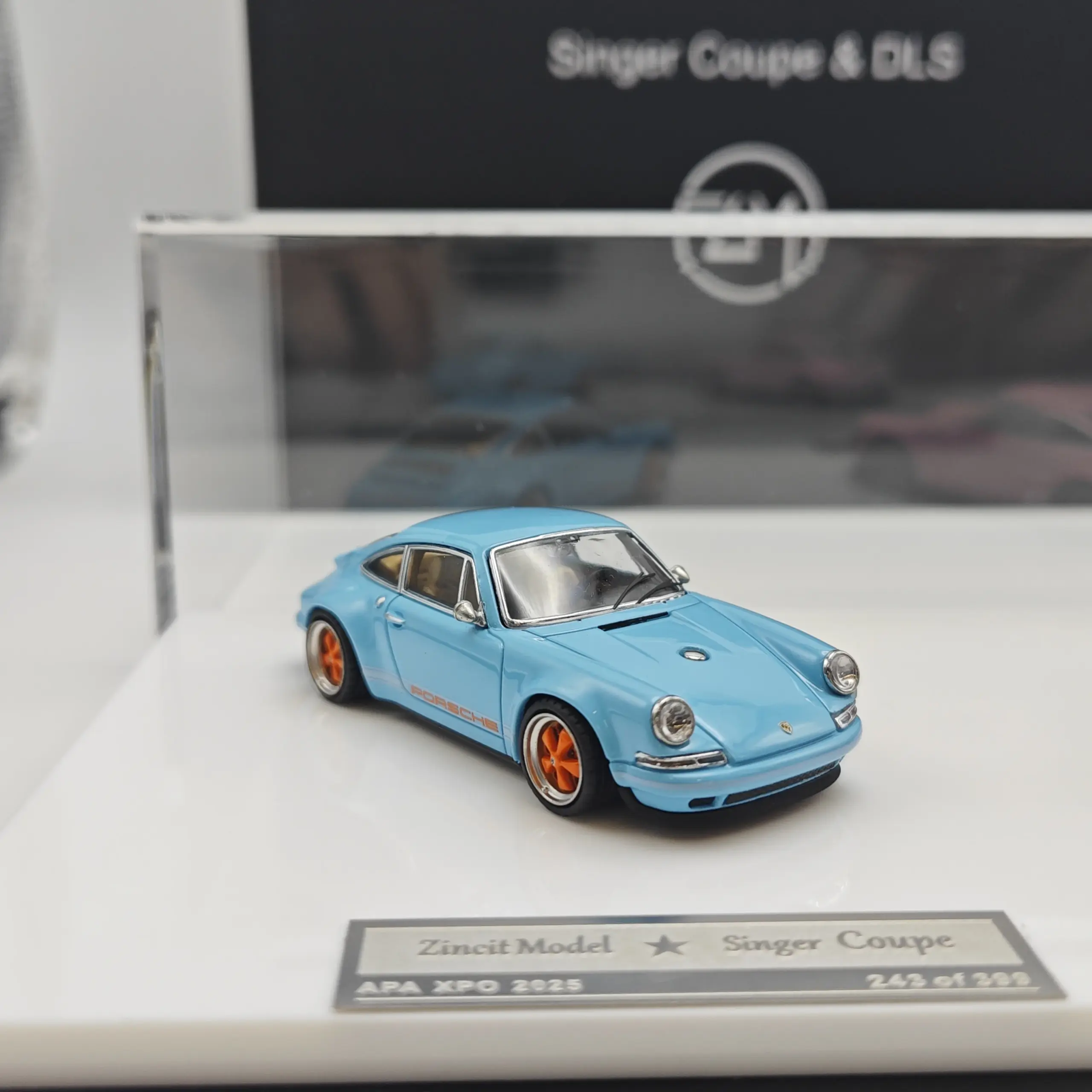 Takara Tomy Singer DLS 1:64 Scale Die-Cast Model 5 Takara Tomy Singer DLS 1:64 Scale Die-Cast Model - Image 5