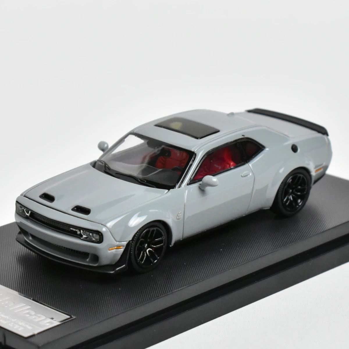1:64 Dodge SRT Hellcat Diecast Model Car 4 1:64 Dodge SRT Hellcat Diecast Model Car - Image 4