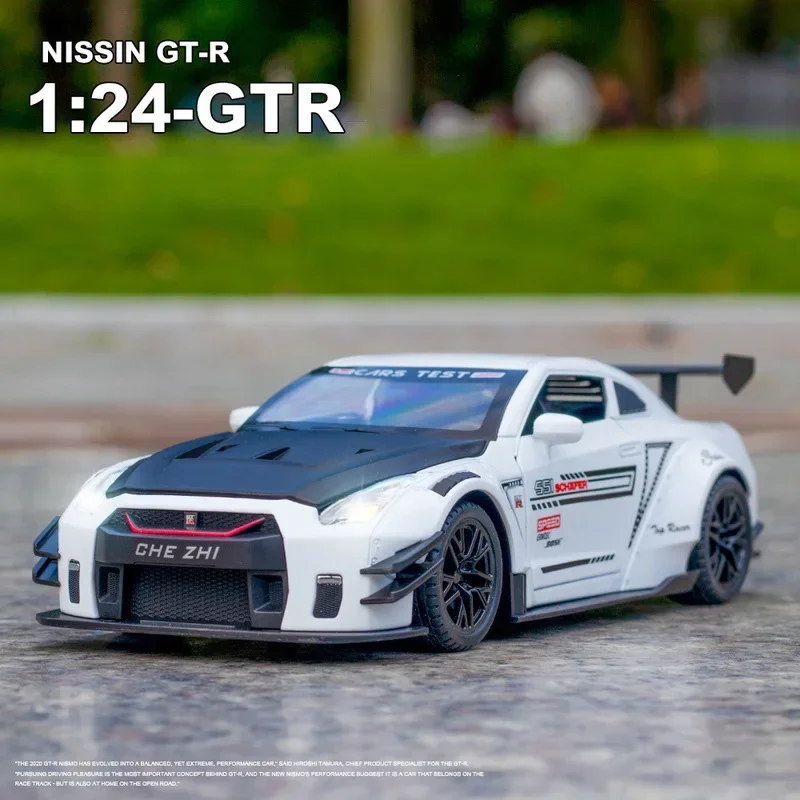 Black Nissan GTR R35 Diecast Model 1:24 Scale 3 Black Nissan GTR R35 Diecast Model 1:24 Scale - Image 3