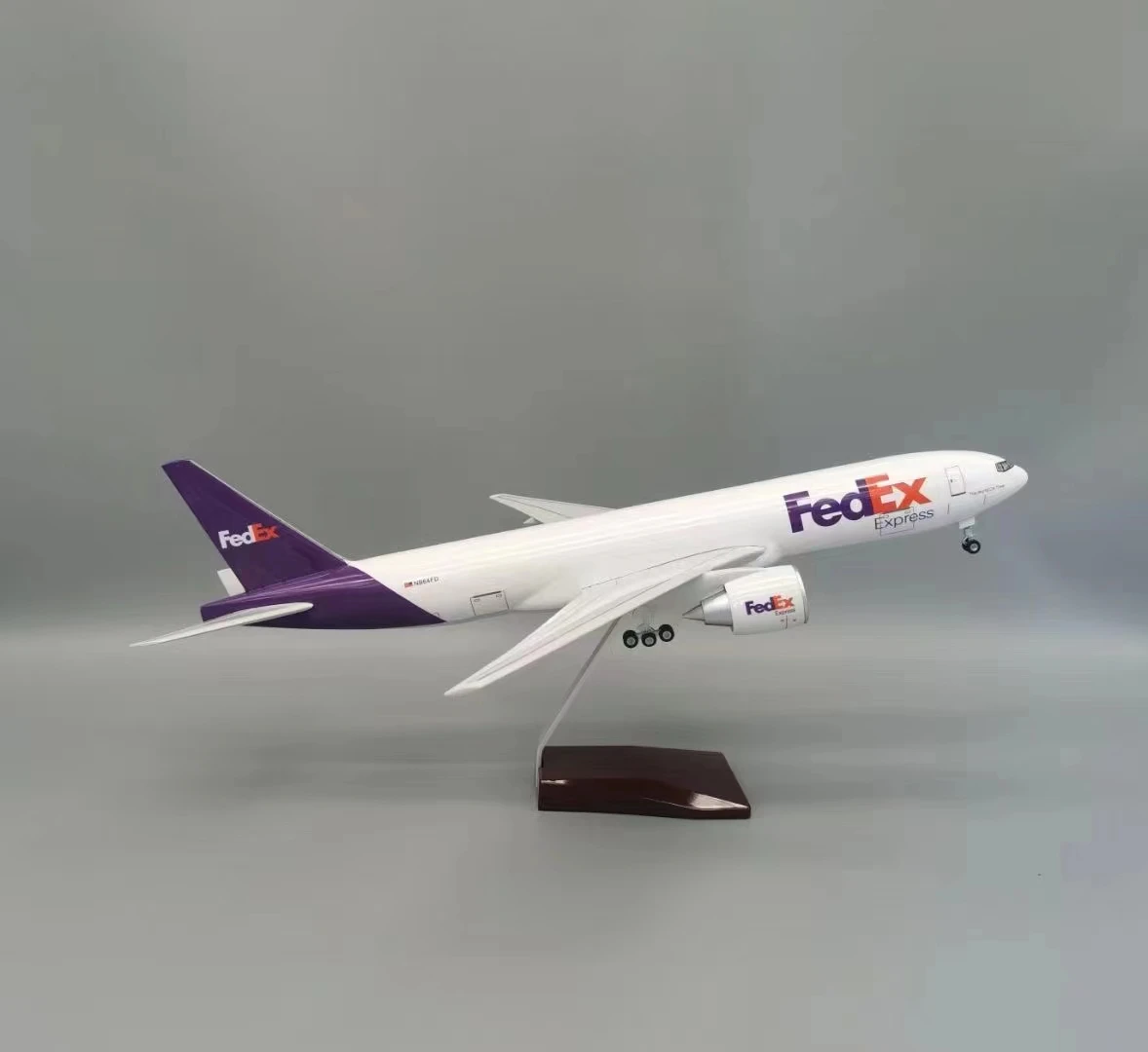 FedEx Boeing 777 Model for Collectors 6 FedEx Boeing 777 Model for Collectors - Image 6