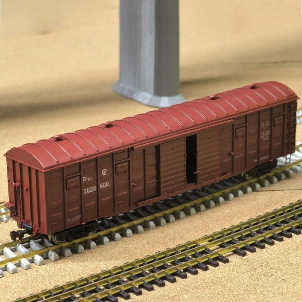 HO Scale P70 Boxcar Model 3826600 6 HO Scale P70 Boxcar Model 3826600 - Image 6