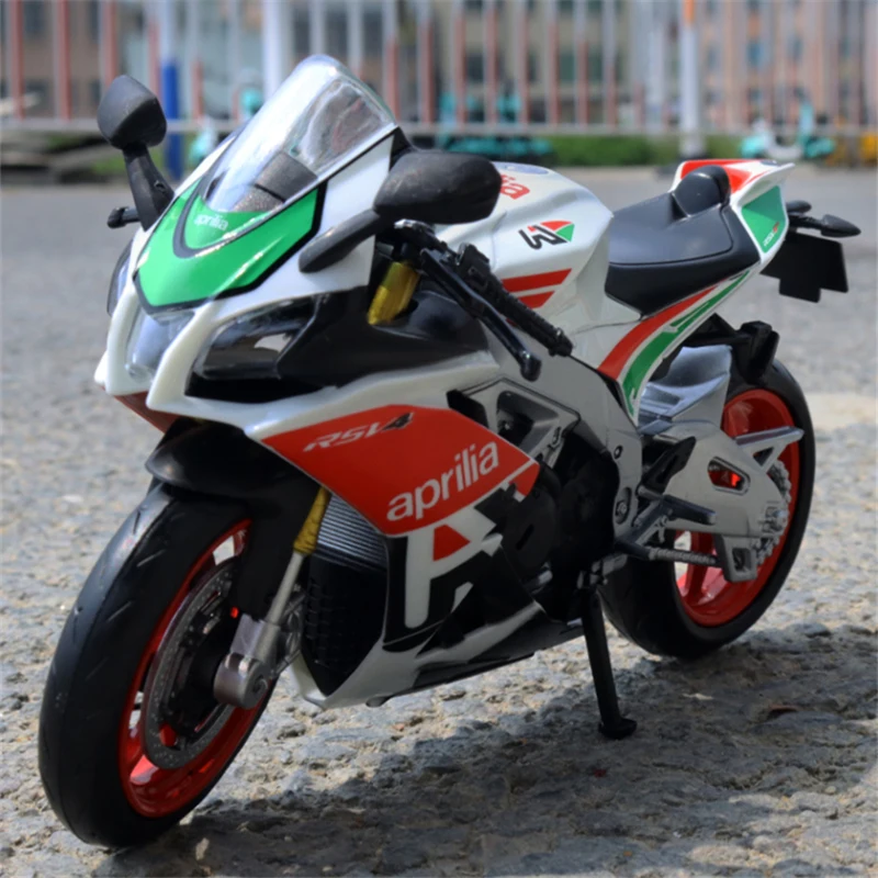 Aprilia RSV4 1:12 Scale Diecast Model for Collectors 3 Aprilia RSV4 1:12 Scale Diecast Model for Collectors - Image 3