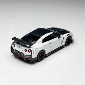 GTR R35 Nismo Diecast Model 1/64 Scale 9 S5a0b6d263183498b949c158c0d5d227bD