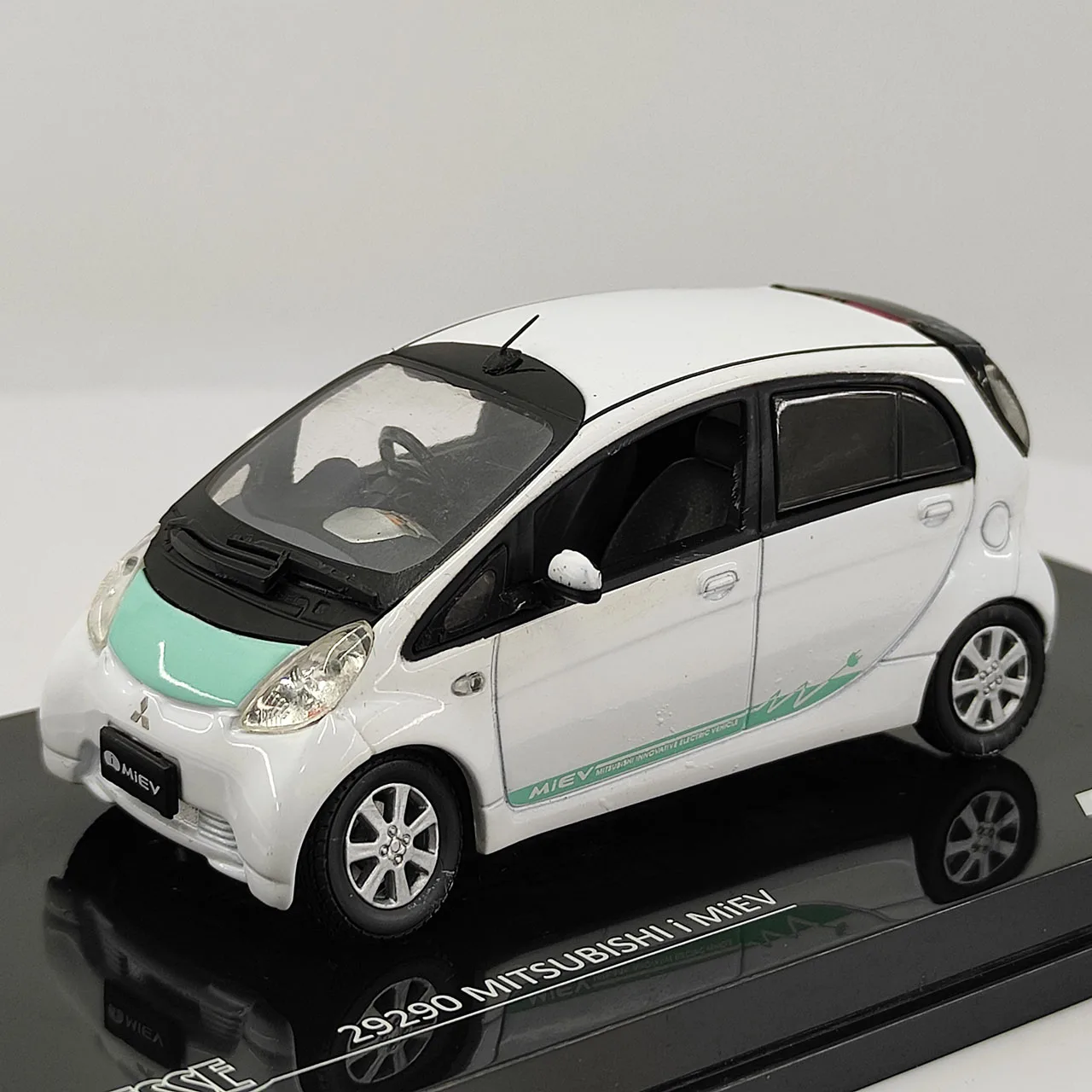 VITESSE 1:43 Mitsubishi i-MiEV Diecast Model 4 VITESSE 1:43 Mitsubishi i-MiEV Diecast Model - Image 4