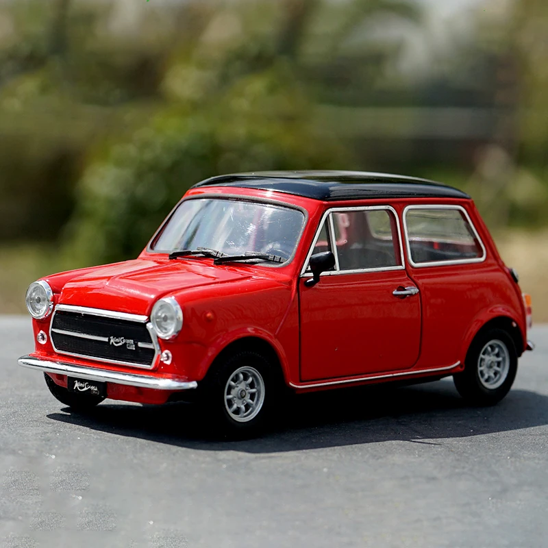 BMW MINI Cooper 1300 Diecast Model 1:24 Scale 4 BMW MINI Cooper 1300 Diecast Model 1:24 Scale - Image 4