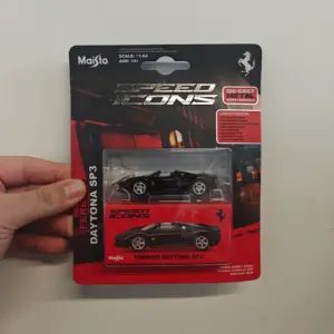 Ferrari 812 Competizione 1:64 Diecast Model 14 S5a7e0ee8661b425997cc2160f3ba76b1p