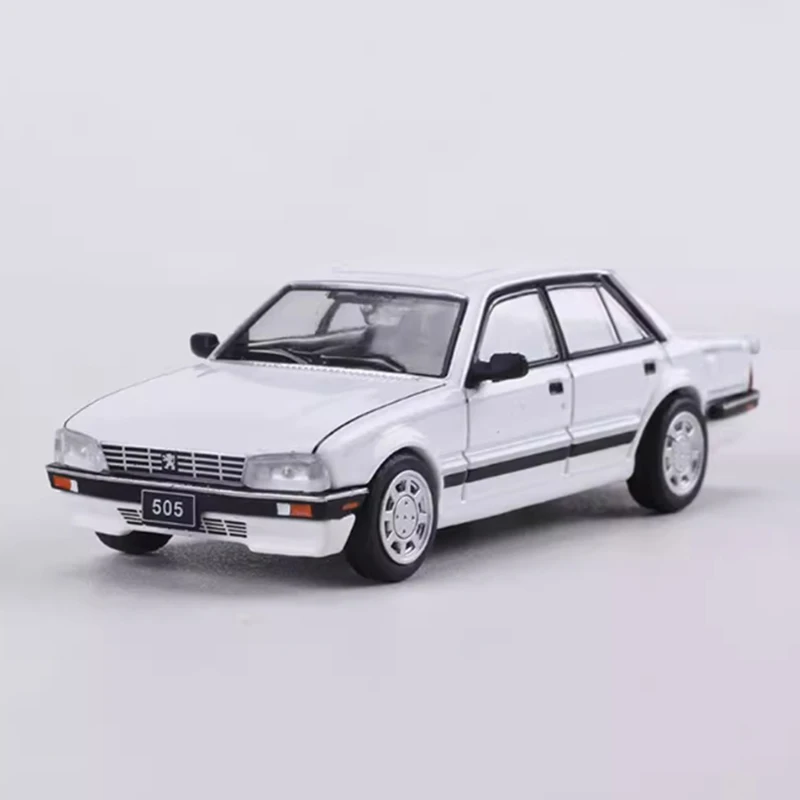1:64 Scale 505 Sedan Diecast Model 6 1:64 Scale 505 Sedan Diecast Model - Image 6