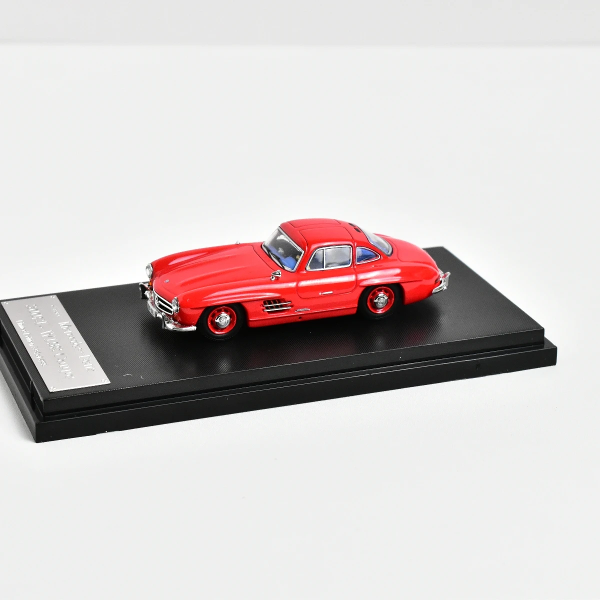 Mercedes-Benz 300SL Diecast Model, 1:64 Scale 4 Mercedes-Benz 300SL Diecast Model, 1:64 Scale - Image 4