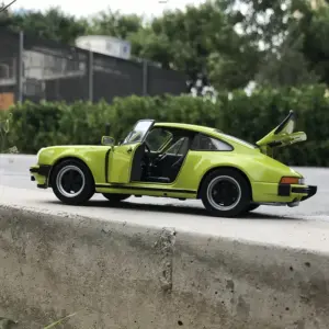 White 1:24 Diecast Porsche 911 Turbo Model 15 S5c1af0e8df5a46ad9bf734accf7938561