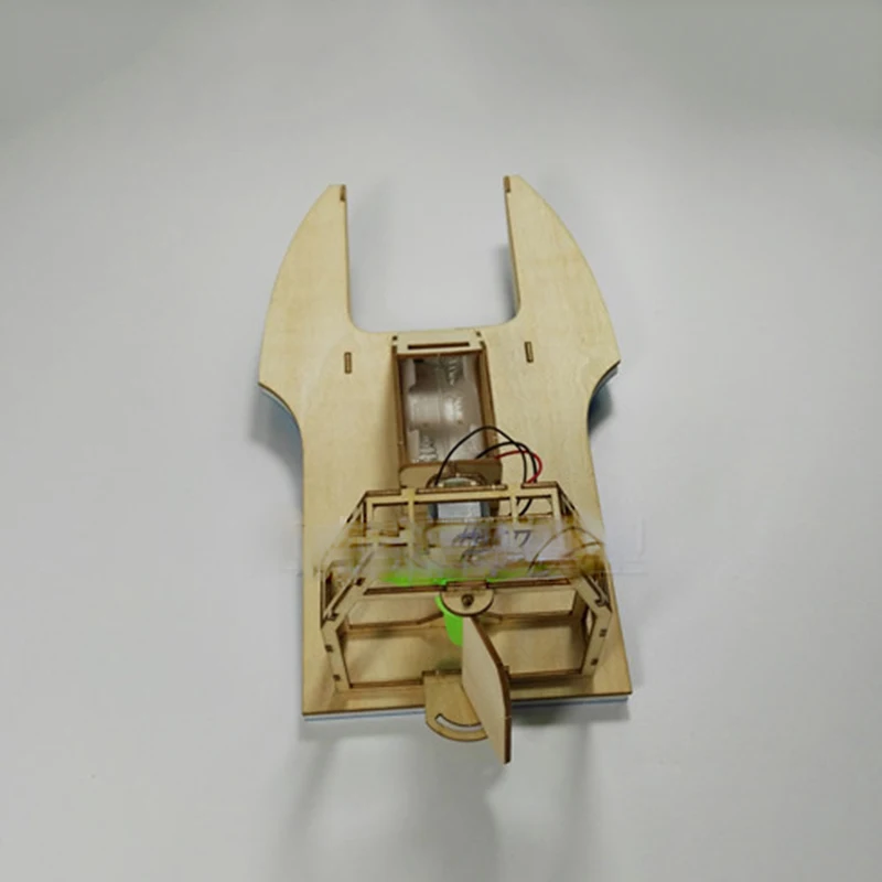 Flying Fish Assembled Electric Wind Speedboat Model 2 Flying Fish Assembled Electric Wind Speedboat Model - Image 2