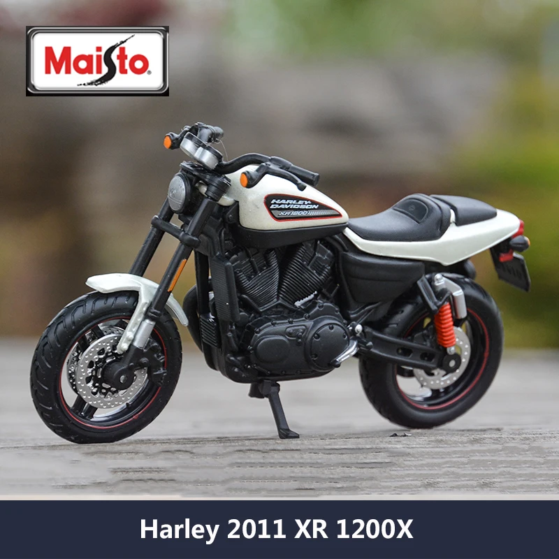 Maisto 1:18 XR 1200X Diecast Motorcycle Model 2 Maisto 1:18 XR 1200X Diecast Motorcycle Model - Image 2