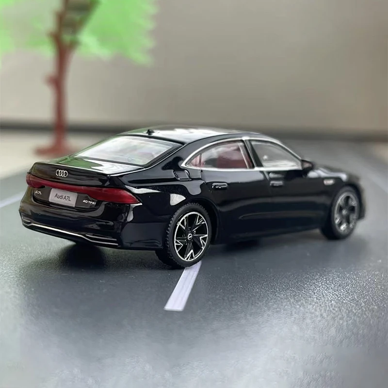 Black 1:64 Scale A7L Sedan Diecast Model 4 Black 1:64 Scale A7L Sedan Diecast Model - Image 4