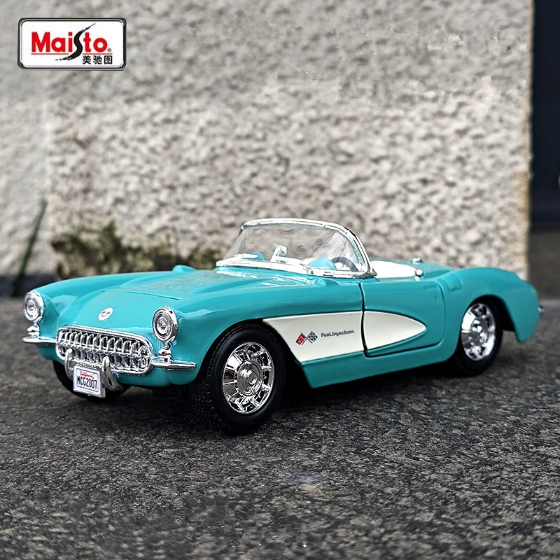 1957 Chevrolet Corvette 1:24 Diecast Model in Blue 7 1957 Chevrolet Corvette 1:24 Diecast Model in Blue - Image 7